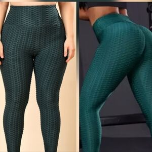 Cacia Emerald Green High Rise Booty Scrunch TikTok Capri Leggings Honeycomb Knit